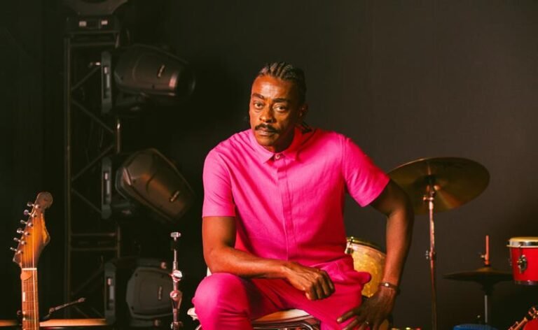 Seu Jorge narra a emocionante jornada de Cabo Verde rumo à sua primeira Copa do Mundo no documentário “Um Milagre no Atlântico”